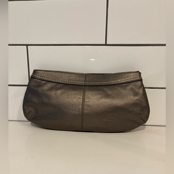 Coach | Leather Clutch | Metallic Grey - Picture 4 of 4